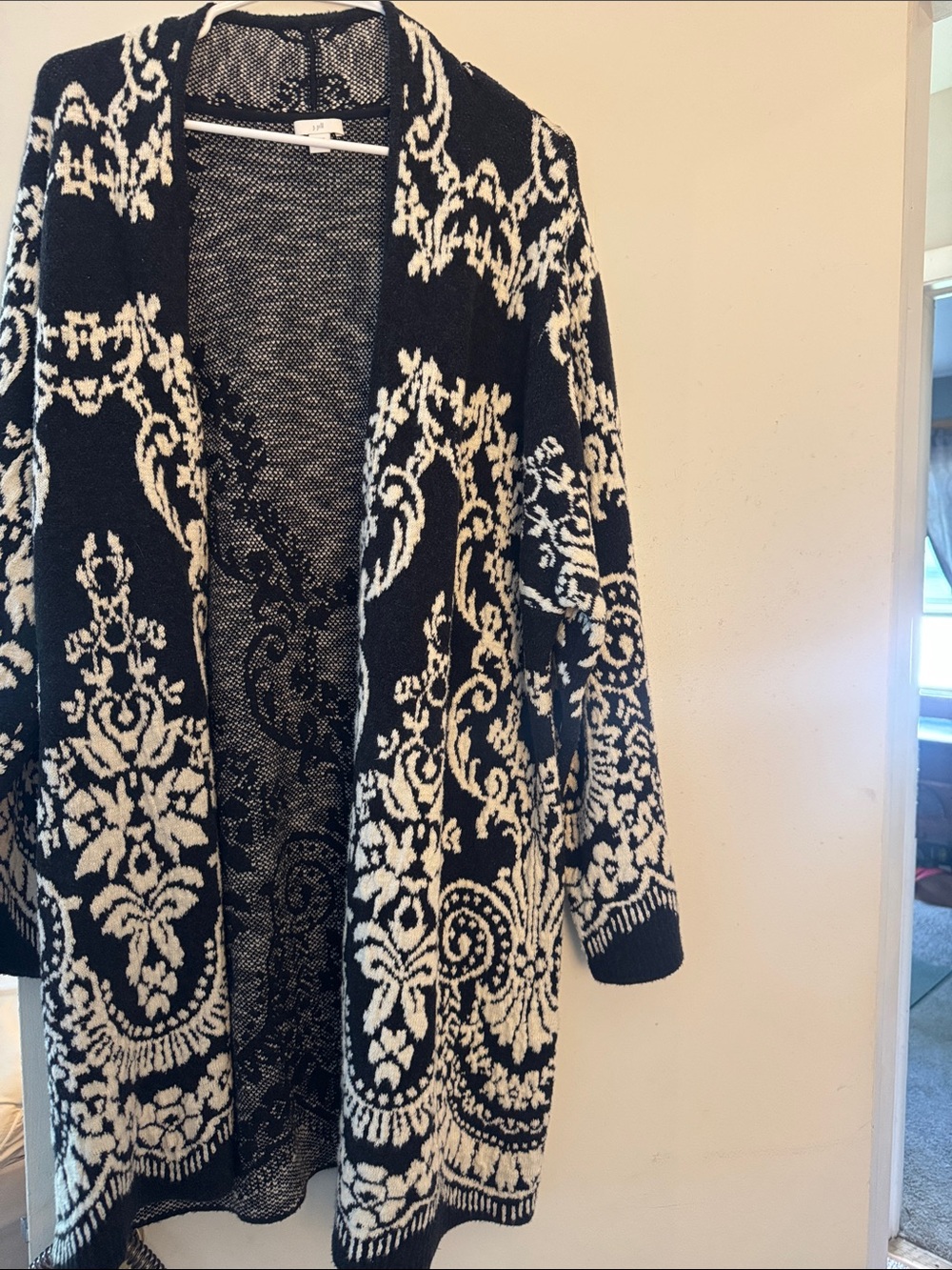 Black & White Patterned Open-Front Women's Sweater Cardigan